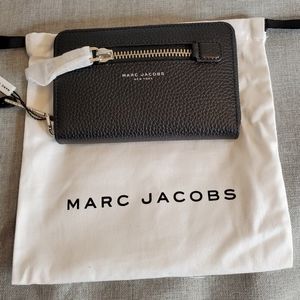 Marc Jacobs Continental Leather Wristlet Wallet NWT